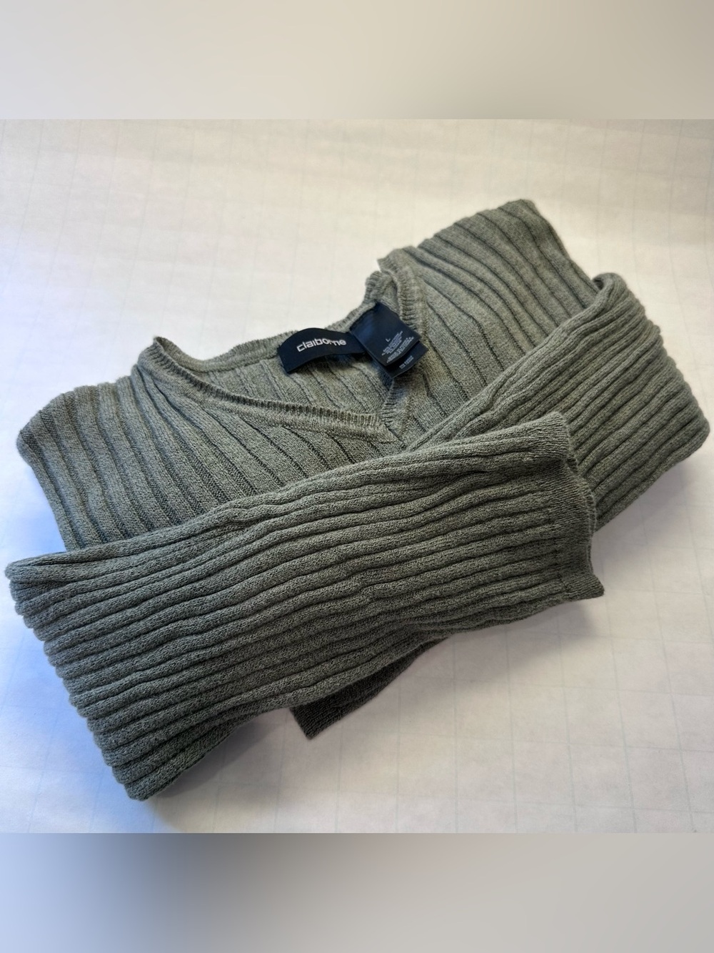 Claiborne Mens L Sage Green V-Neck Sweater Y2K Cotton Rayon Ribbed Knit